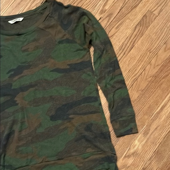 TNA Camouflage Long Sleeve Tee Green Brown - Picture 5 of 9